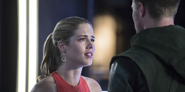 Arrow-season-3-episode-2-Felicity-confronts-Oliver
