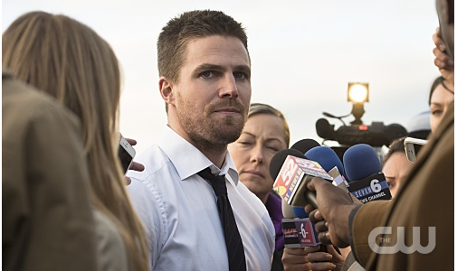 Arrow -- "Dark Waters" -- Image AR409A_0209b.jpg -- Pictured: Stephen Amell as Oliver Queen -- Photo: Diyah Pera/ The CW -- © 2015 The CW Network, LLC. All Rights Reserved.