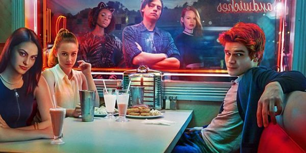 Riverdale -- Image Number: RVD_KeyArt_1.jpg -- Pictured (L-R): Camila Mendes as Veronica, Lili Reinhart as Betty, Ashleigh Murray as Josie, Cole Sprouse as Jughead, Madelaine Petsch as Cheryl and KJ Apa as Archie -- Photo: The CW -- ÃÂÃÂÃÂÃÂ© 2016 The CW Network. All Rights Reserved.